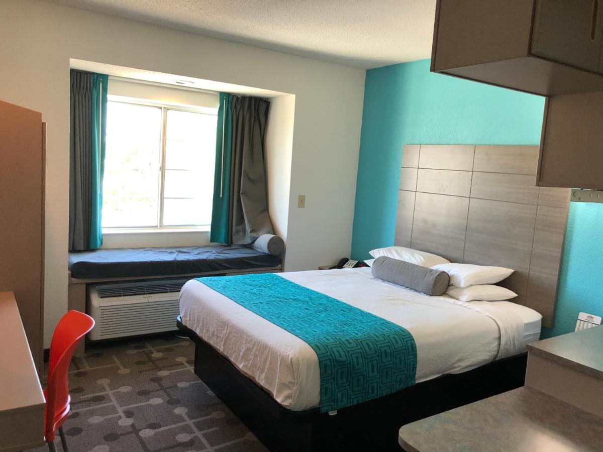 Red Lion Inn & Suites Elk Grove Village Eksteriør billede