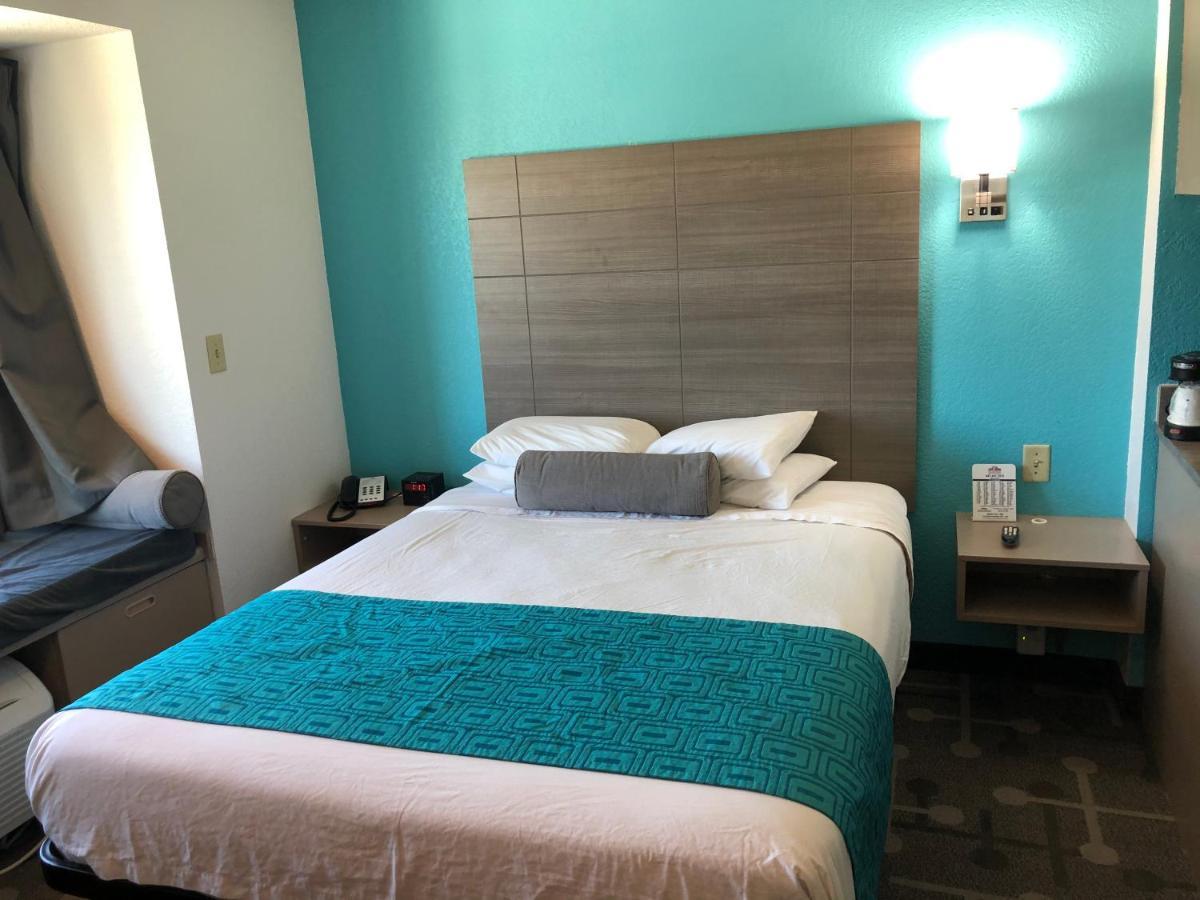 Red Lion Inn & Suites Elk Grove Village Eksteriør billede