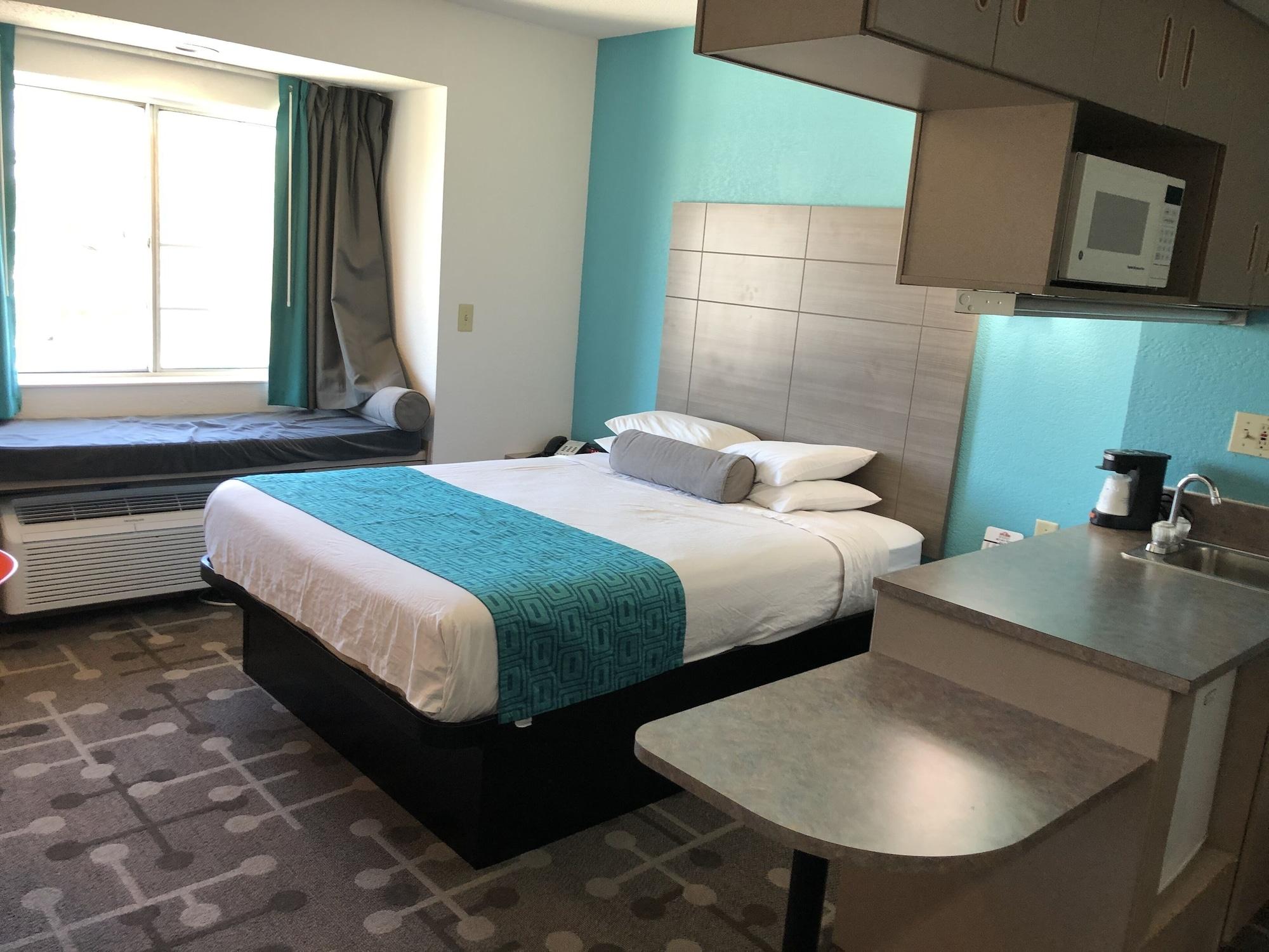 Red Lion Inn & Suites Elk Grove Village Eksteriør billede