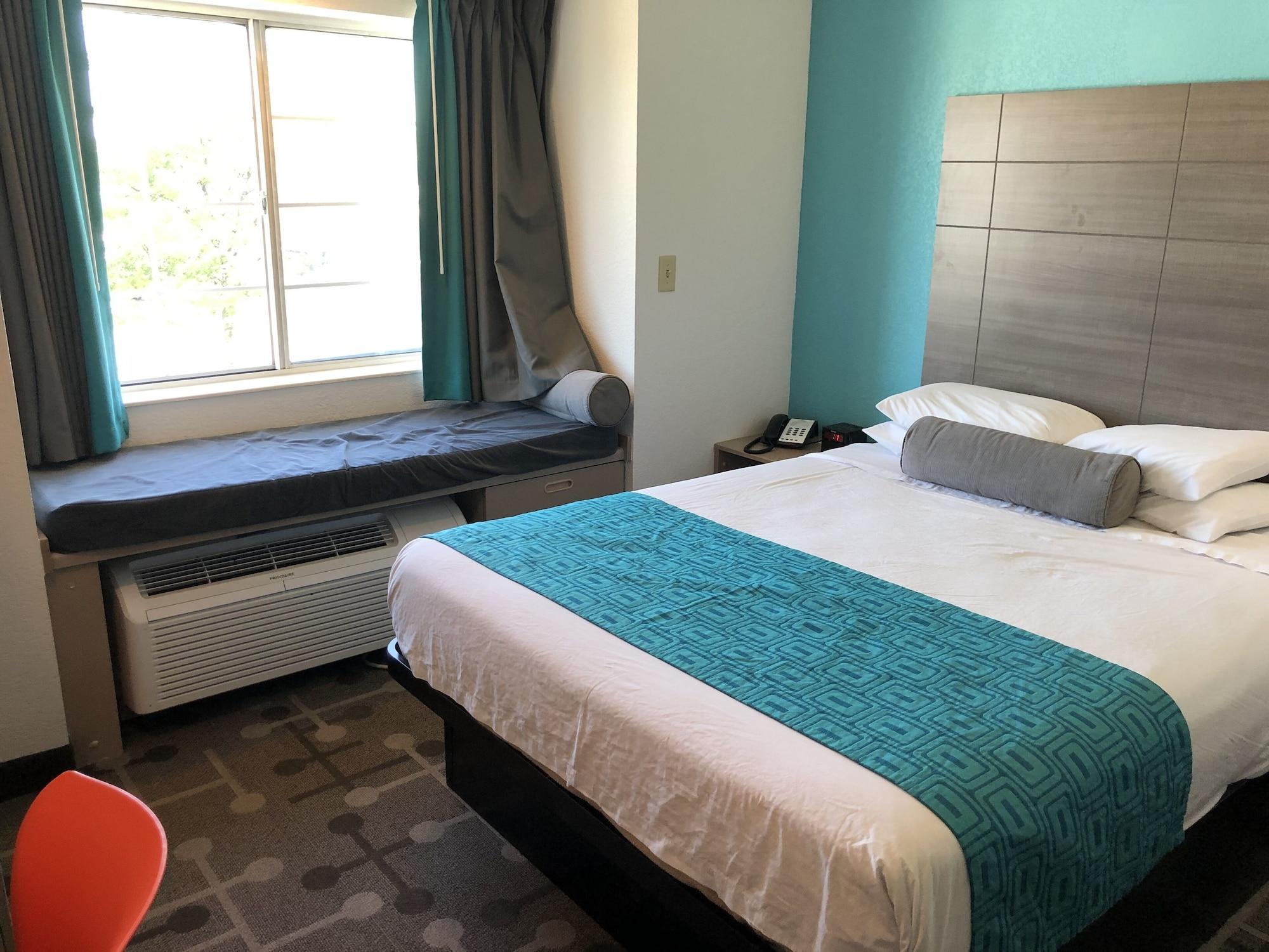 Red Lion Inn & Suites Elk Grove Village Eksteriør billede