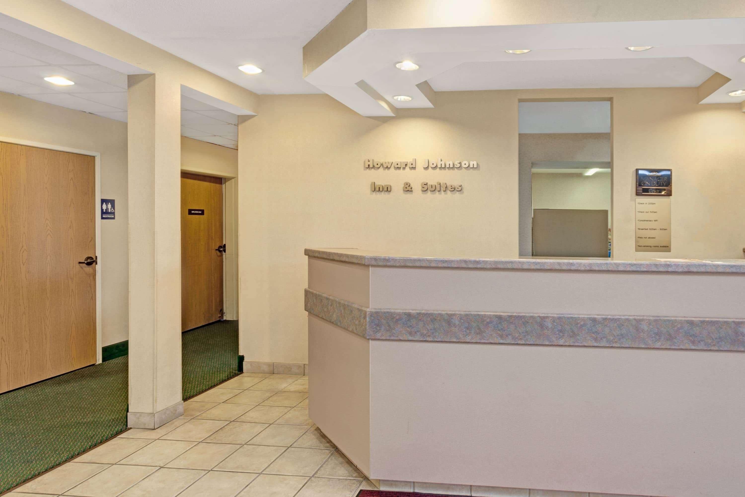 Red Lion Inn & Suites Elk Grove Village Eksteriør billede