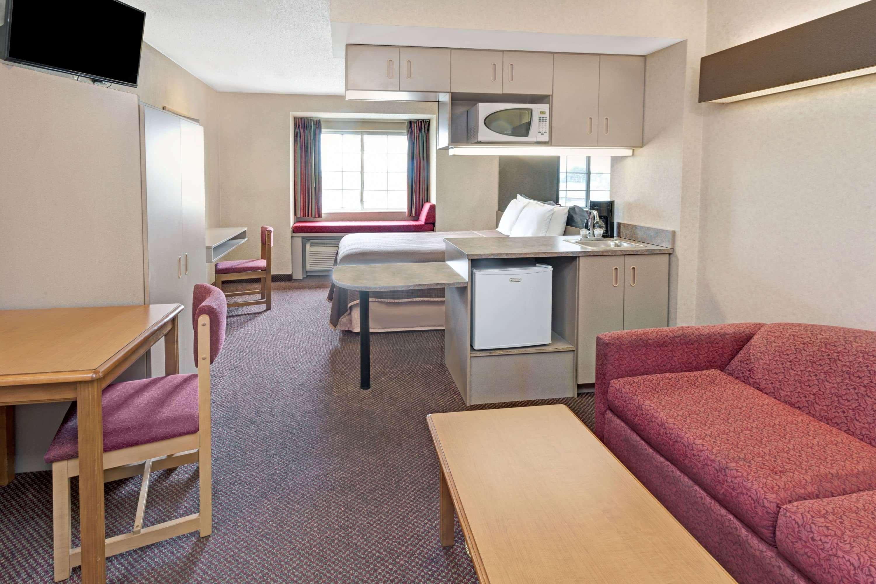 Red Lion Inn & Suites Elk Grove Village Eksteriør billede
